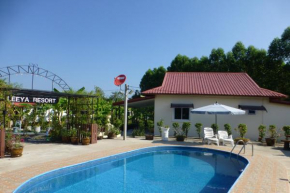 1 bedroom pool Villa Tropical fruit garden Fast Wifi Smart Tv